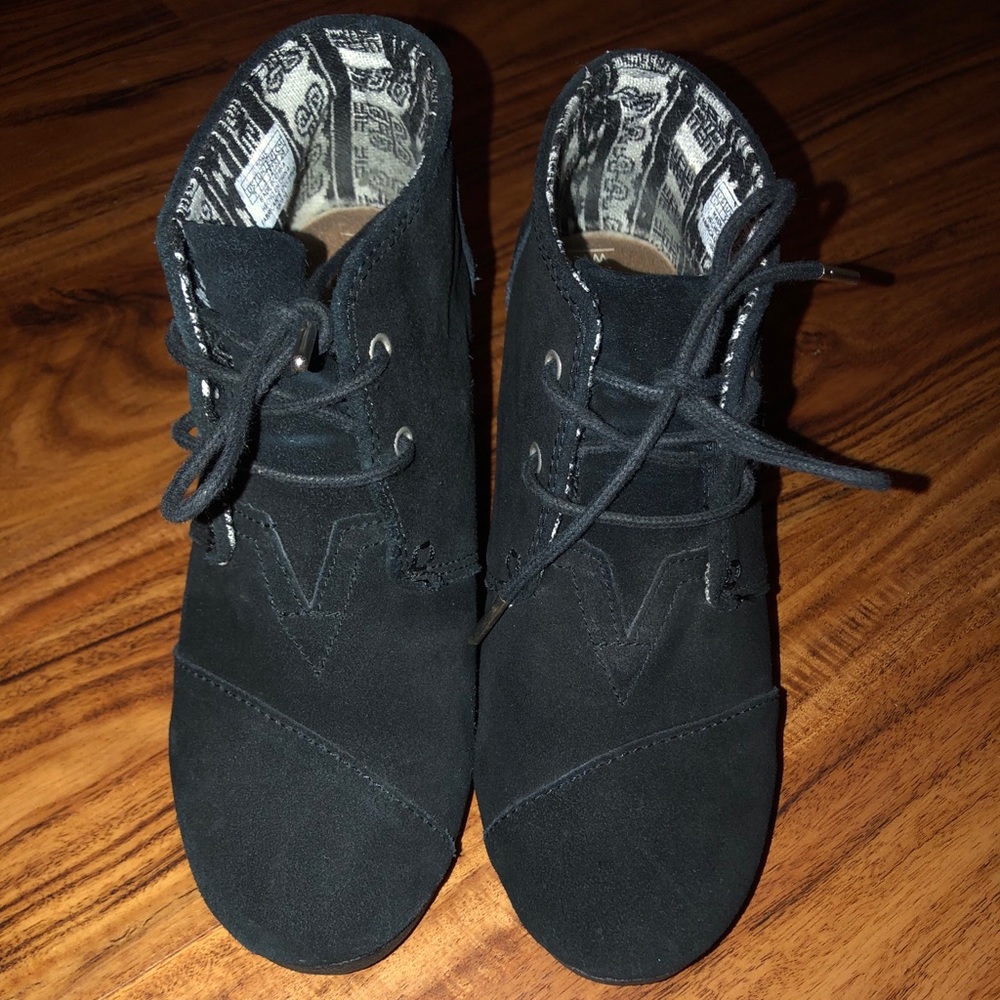 TOMS boots